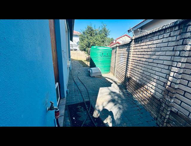 4 BEDROOM TOWNHOUSE FOR SALE IN WATERKLOOF EAST